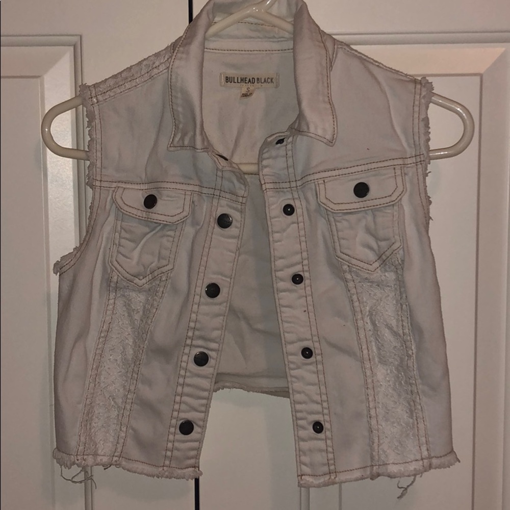 White/lace no sleeve jean jacket